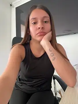 Snapshot of Talia_Bonet chatting on 05.13.26 Talia Bonet online show from 05.13.26