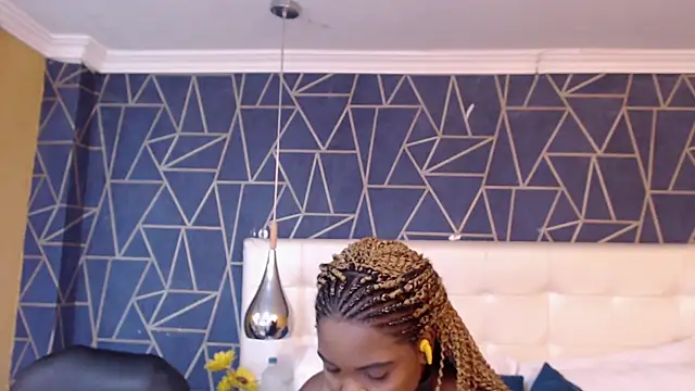 Snapshot of EvaTyson chatting on 10.25.25 EvaTyson online show from 10.25.25