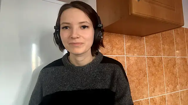 KindraScullion online show from 10.23.25