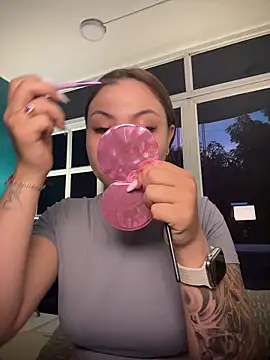 Beella1  online show from 11.27.25