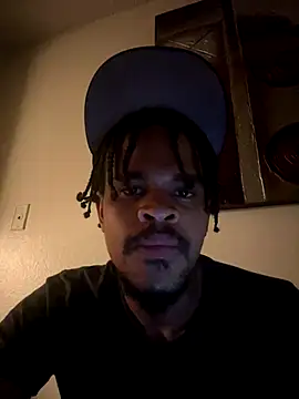 Snapshot of Mrmakeherwet_Tez chatting on 10.27.25 Mrmakeherwet Tez online show from 10.27.25