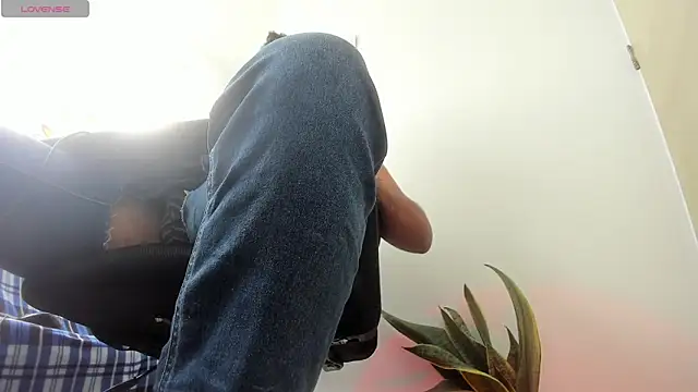 Alexxx feethis online show from 11.18.25