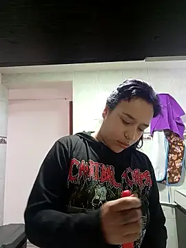 Isis Bathory online show from 11.15.25