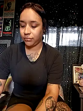 Isis Bathory online show from 11.26.25