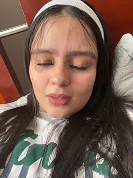 Selena Roa online show from 04.16.26