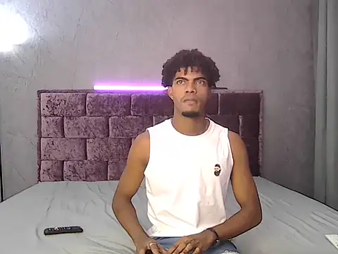 richardd2212 online show from 06.13.26