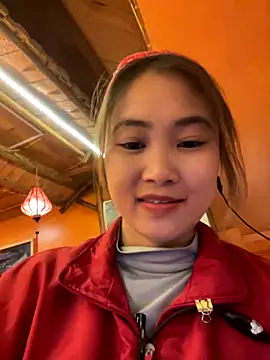 Snapshot of show-hana chatting on 10.25.25 show-hana online show from 10.25.25