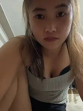 Snapshot of show-hana chatting on 10.30.25 show-hana online show from 10.30.25