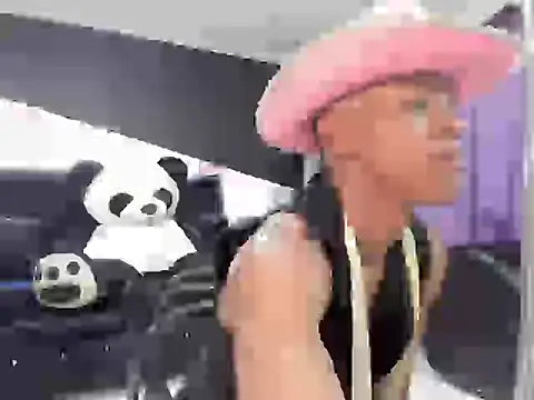 Snapshot of liam_taylor__ chatting on 10.22.25 liam taylor   online show from 10.22.25