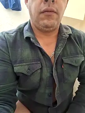 Snapshot of Manu2412 chatting on 10.31.25 Manu2412 online show from 10.31.25