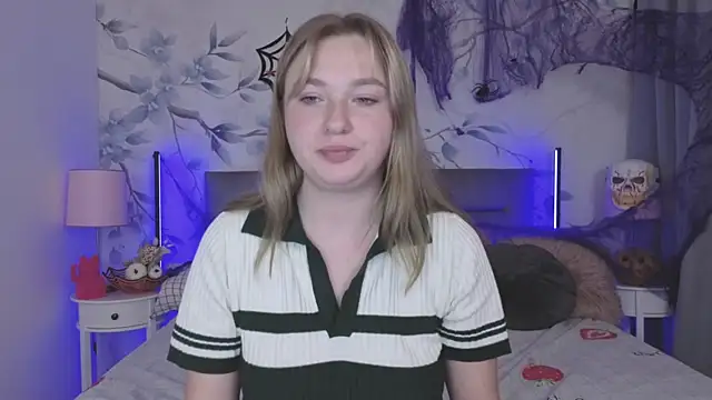 Snapshot of Ailissa__fox chatting on 10.24.25 Ailissa  fox online show from 10.24.25