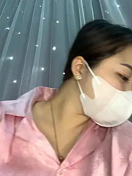 Snapshot of helo-kitty chatting on 01.14.26 helo-kitty online show from 01.14.26