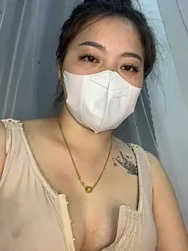 Snapshot of helo-kitty chatting on 01.17.26 helo-kitty online show from 01.17.26