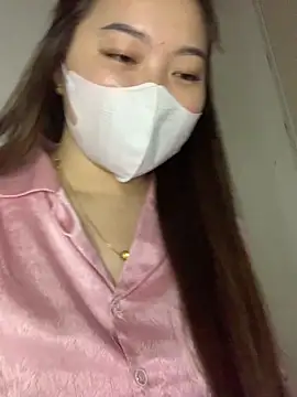 Snapshot of helo-kitty chatting on 02.13.26 helo-kitty online show from 02.13.26