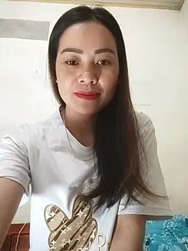 Snapshot of new-20 chatting on 10.26.25 new-20 online show from 10.26.25