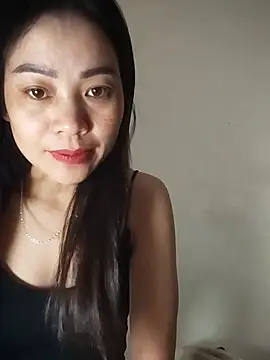 Snapshot of new-20 chatting on 11.13.25 new-20 online show from 11.13.25