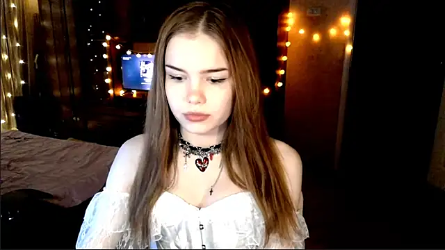 Snapshot of Amity_Roski chatting on 10.25.25 Amity Roski online show from 10.25.25