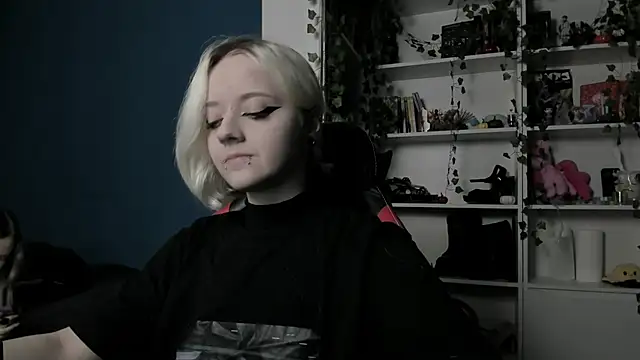 Holy Mistress S online show from 11.21.25