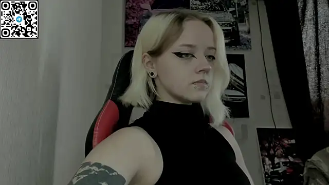 Snapshot of Holy_Mistress_S chatting on 07.12.26 Holy Mistress S online show from 07.12.26