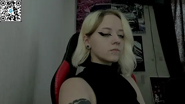 Snapshot of Holy_Mistress_S chatting on 07.14.26 Holy Mistress S online show from 07.14.26