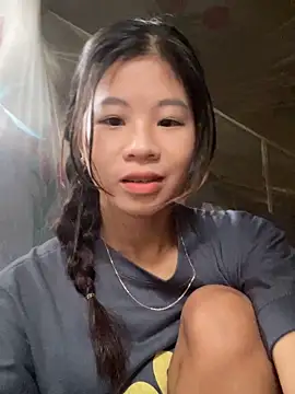 Snapshot of ninixinh chatting on 10.25.25 ninixinh online show from 10.25.25