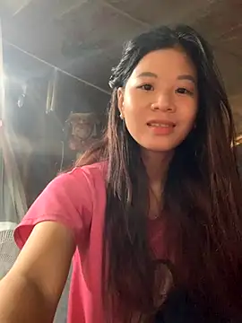 Snapshot of ninixinh chatting on 10.26.25 ninixinh online show from 10.26.25