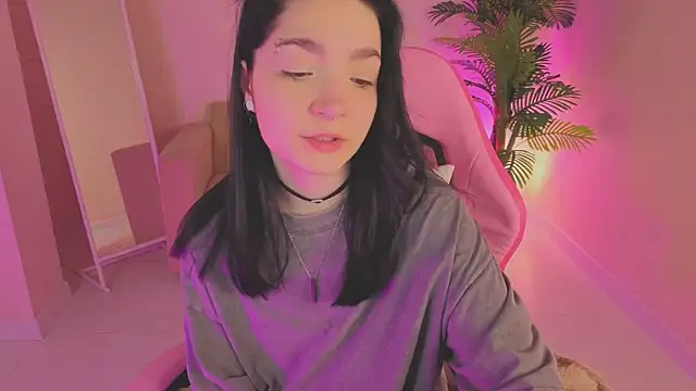 Linda Sweetiest online show from 12.18.25