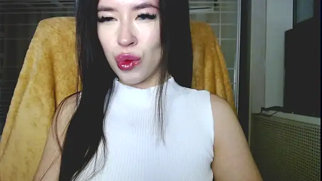 Laura miss online show from 11.08.25