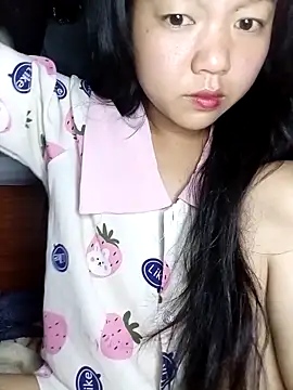 Quynhsumon online show from 03.21.26