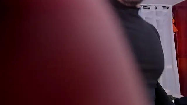 Snapshot of jason_brown1 chatting on 10.24.25 jason brown1 online show from 10.24.25