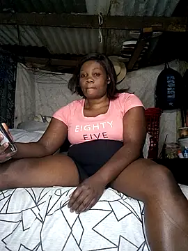 Snapshot of blackbeautyxx92 chatting on 10.26.25 blackbeautyxx92 online show from 10.26.25