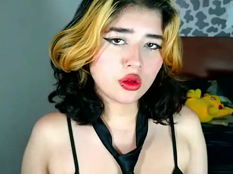 Snapshot of Dafne_Delayne chatting on 10.23.25 Dafne Delayne online show from 10.23.25