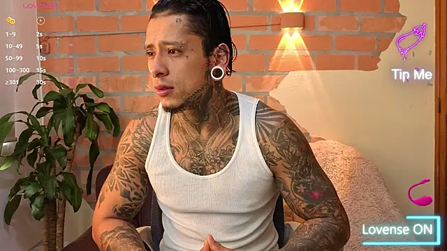 Snapshot of Mike_jonness chatting on 10.22.25 Mike jonness online show from 10.22.25