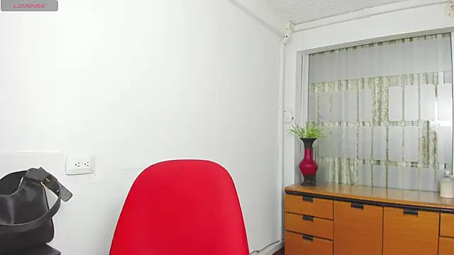 chloehanna online show from 11.25.25