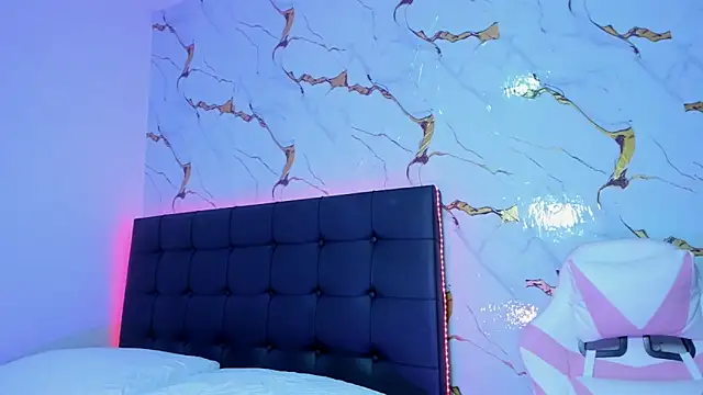 Scarlet DLuce online show from 04.16.26