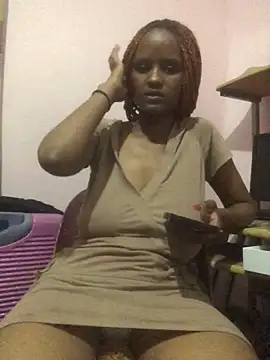 Snapshot of yummy-caramel chatting on 10.28.25 yummy-caramel online show from 10.28.25