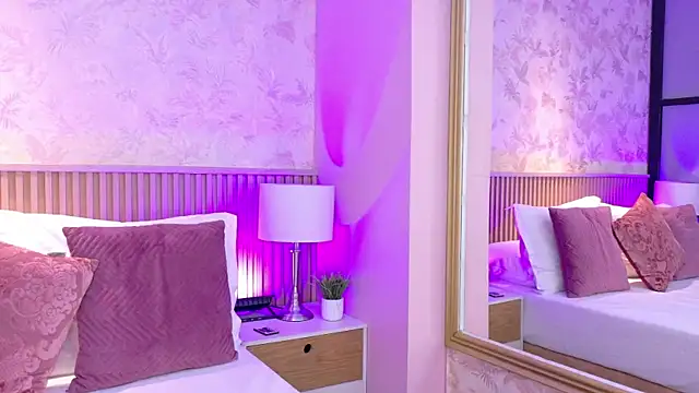 AdelineJhones online show from 11.05.25