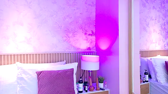 AdelineJhones online show from 12.05.25