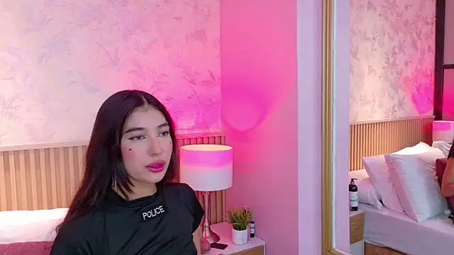 AdelineJhones online show from 01.17.26