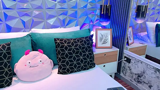 AdelineJhones online show from 04.15.26