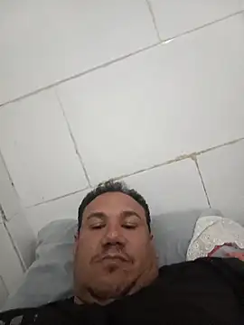 Snapshot of Ysivzla chatting on 10.22.25 Ysivzla online show from 10.22.25