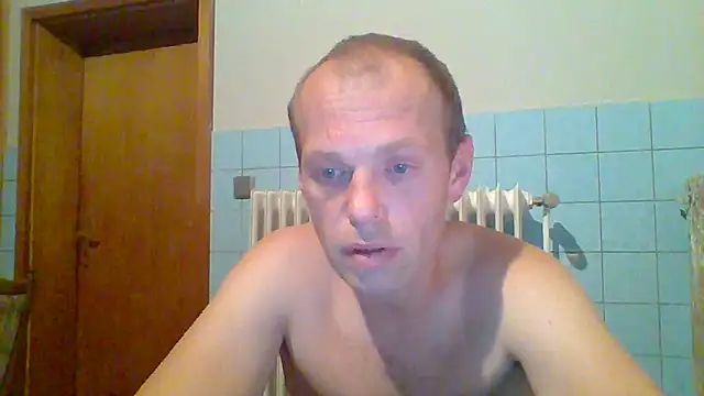 Snapshot of tommy3300 chatting on 10.24.25 tommy3300 online show from 10.24.25