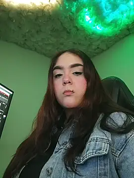 Snapshot of mirandahvelez chatting on 10.23.25 mirandahvelez online show from 10.23.25