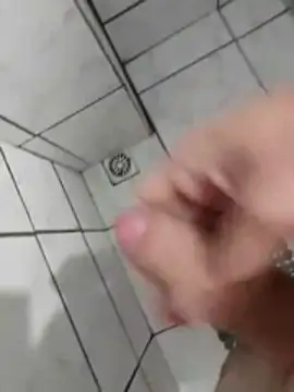 Snapshot of ErectorMen chatting on 10.28.25 ErectorMen online show from 10.28.25