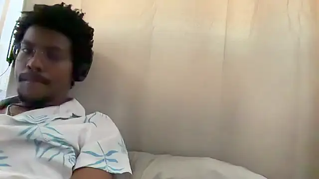 Snapshot of Albert_Madrid chatting on 06.27.26 Albert Madrid online show from 06.27.26