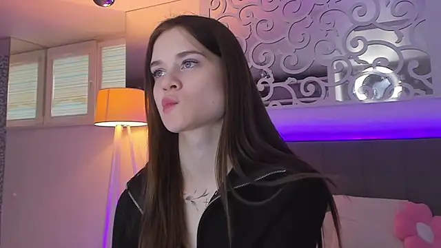 LuisaClover online show from 02.26.26