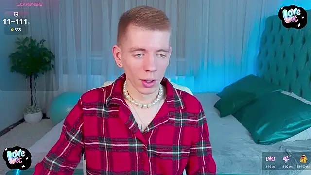 Cristian  Dior online show from 12.13.25