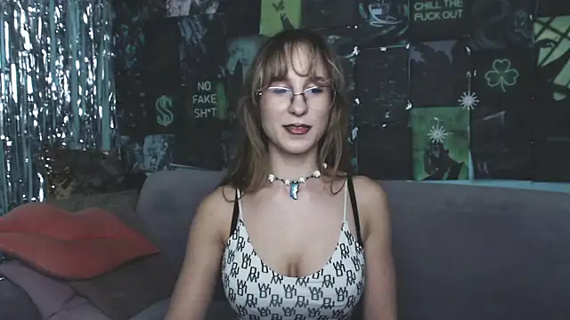 AlishaKellyi online show from 11.15.25