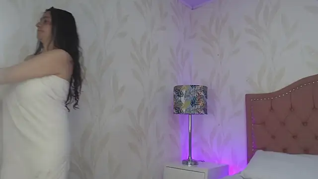 Emmy Palacios online show from 10.31.25