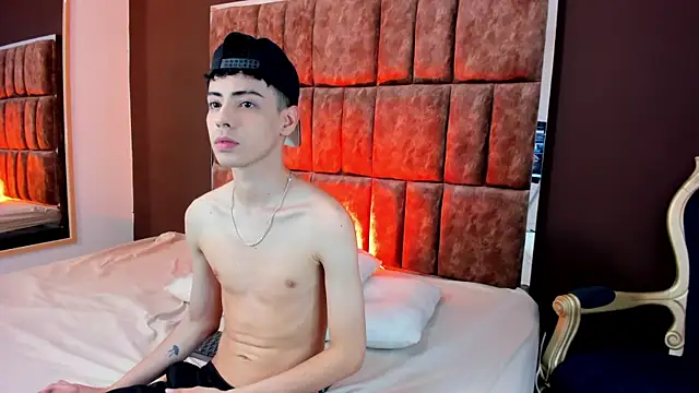 Sebastian Reed online show from 11.22.25